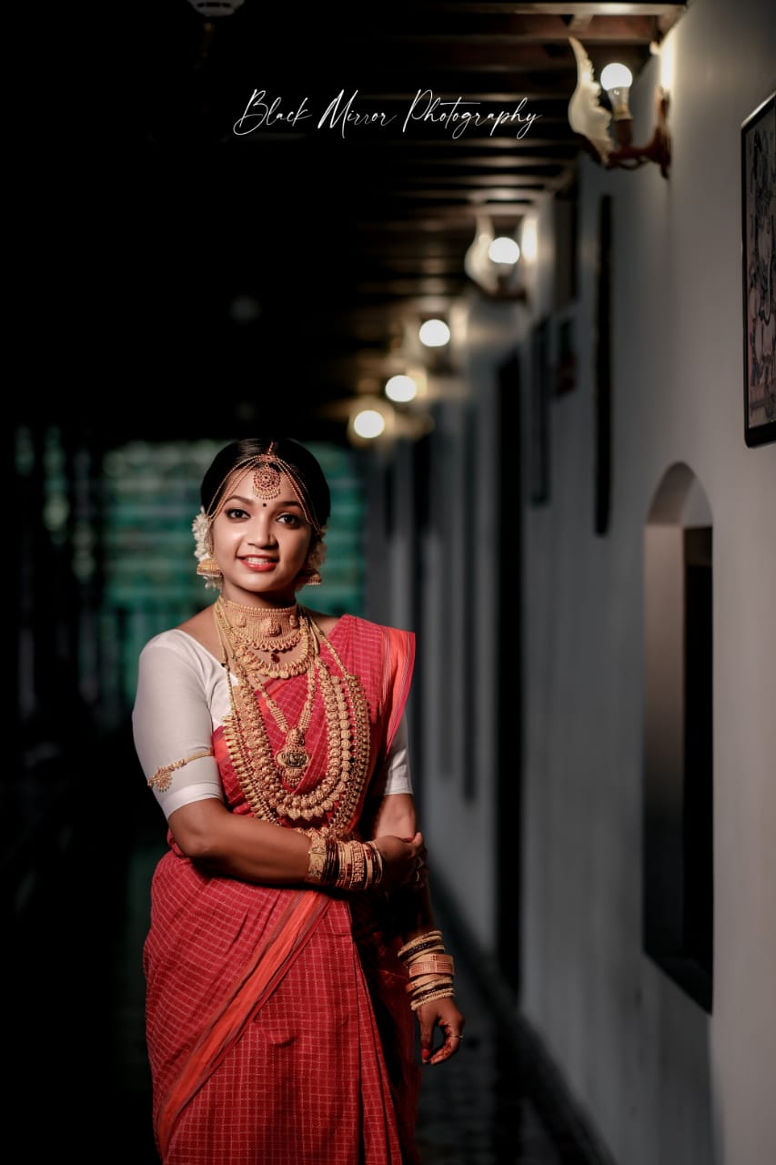 LIGIS FAMILY SALON AND MAKEUP STUDIO KONDOTTY