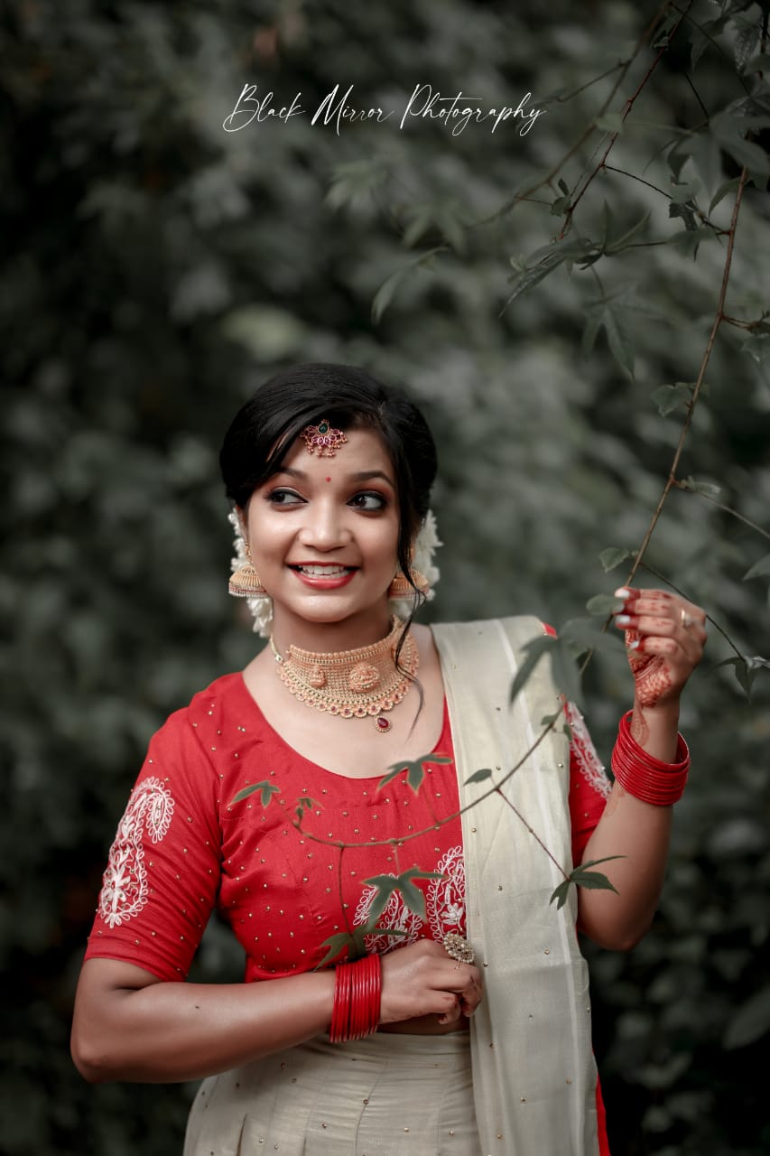 LIGIS FAMILY SALON AND MAKEUP STUDIO KONDOTTY