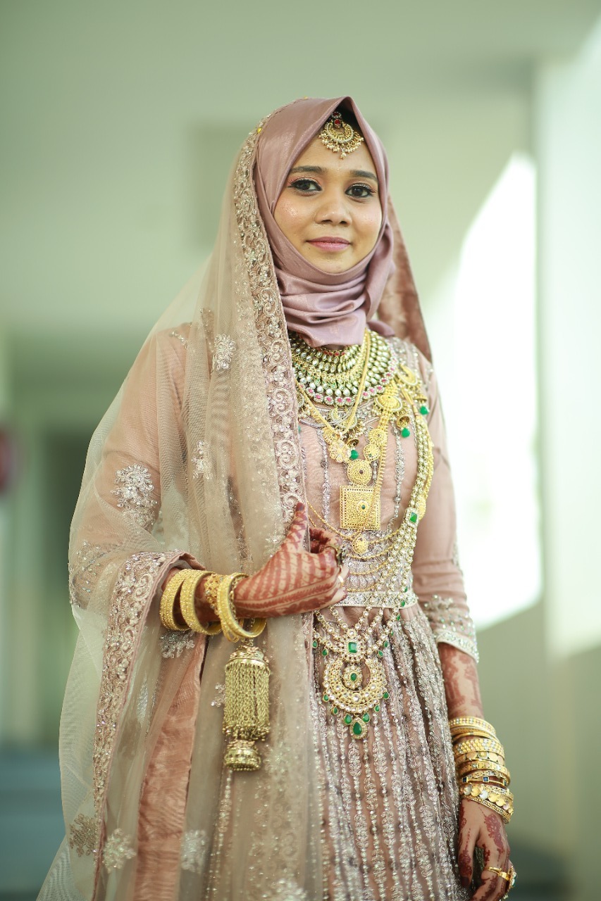 LIGIS FAMILY SALON AND MAKEUP STUDIO KONDOTTY