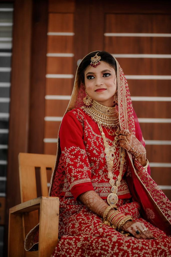 LIGIS FAMILY SALON AND MAKEUP STUDIO KONDOTTY