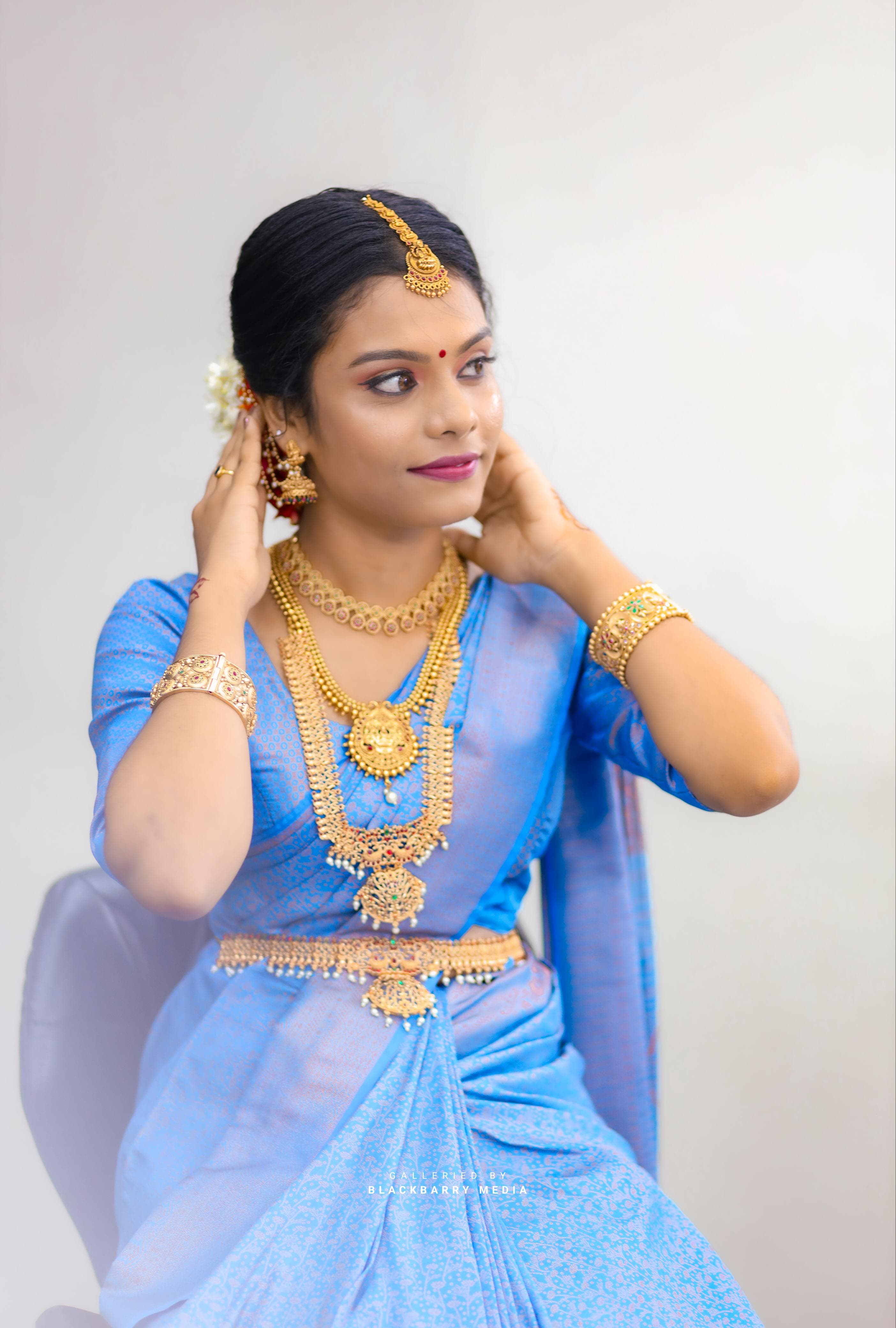 LIGIS FAMILY SALON AND MAKEUP STUDIO KONDOTTY