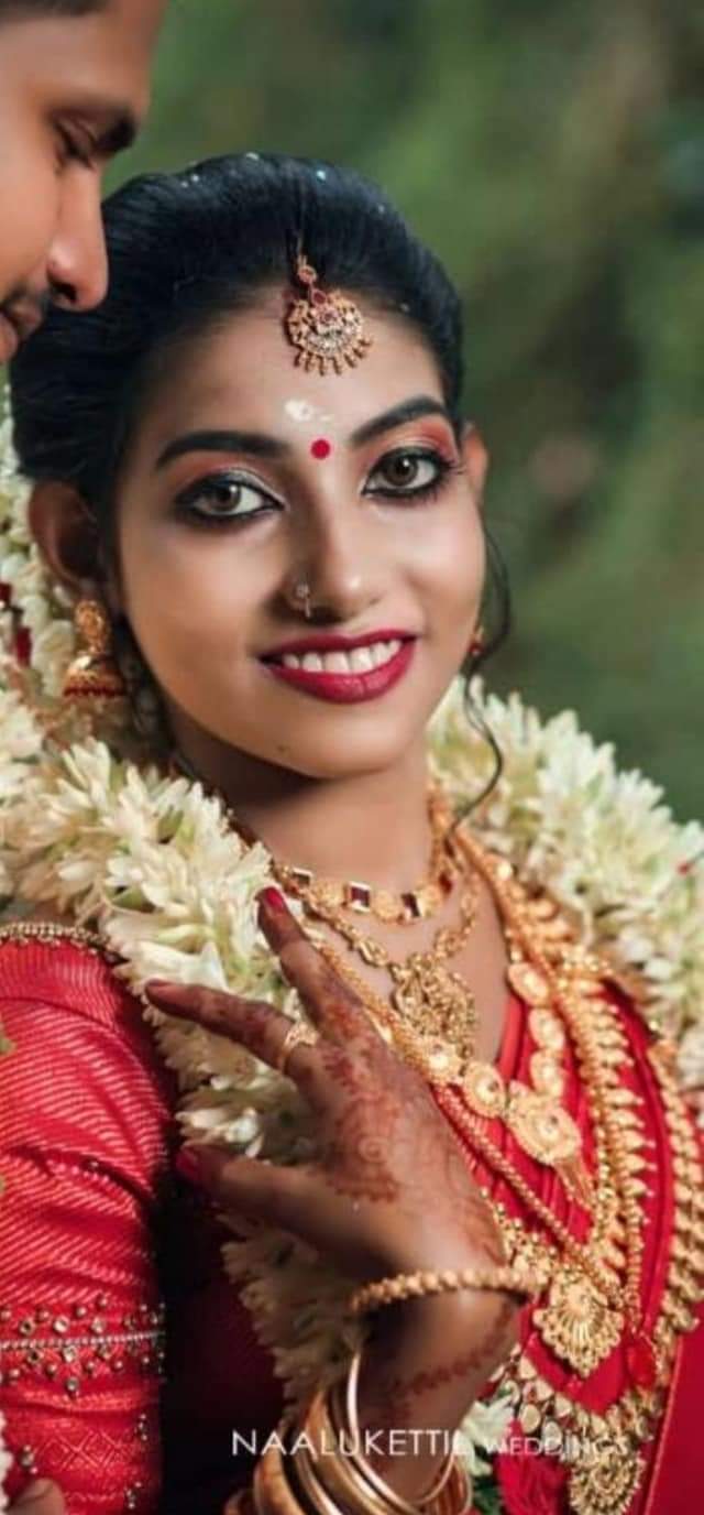 LIGIS FAMILY SALON AND MAKEUP STUDIO KONDOTTY